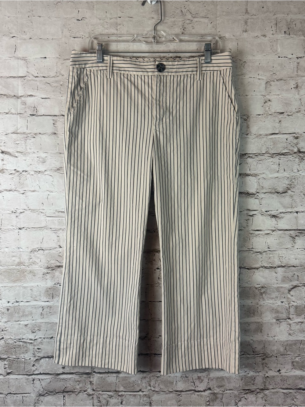 CAbi Womens Size 10 Tick Tock Striped Crop Pants Capri Cream Black 5316 Stretch